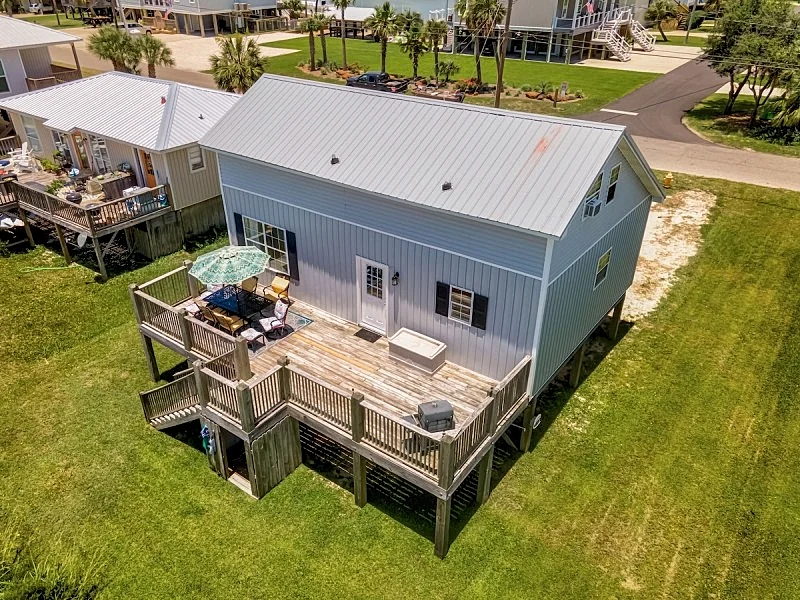 Close to the beach! Water view, pet friendly! - Nautical Nonsense