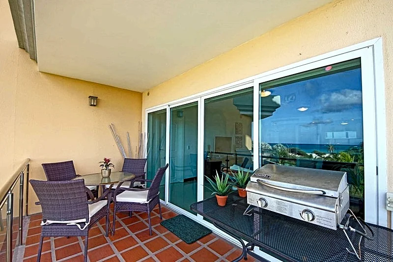 Beachfront - Brisas del Mar 2BR condo - E324