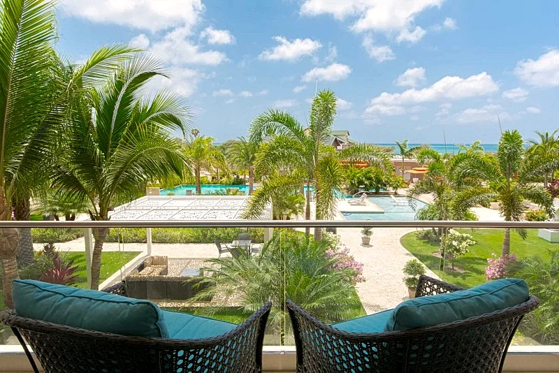 DELUXE REGENCY THREE-BEDROOM CONDO - LV203 - PLATINUM SERVICES & AMENITIES