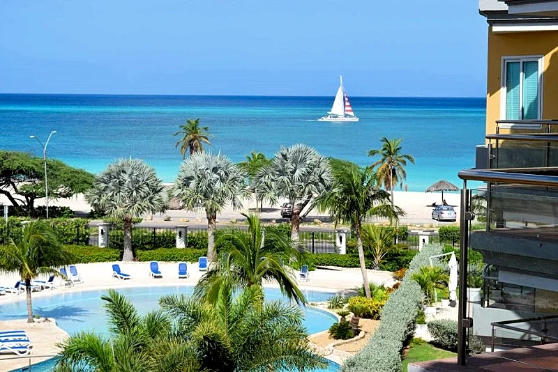 Beachfront - Coral Luxury 2BR condo - E423