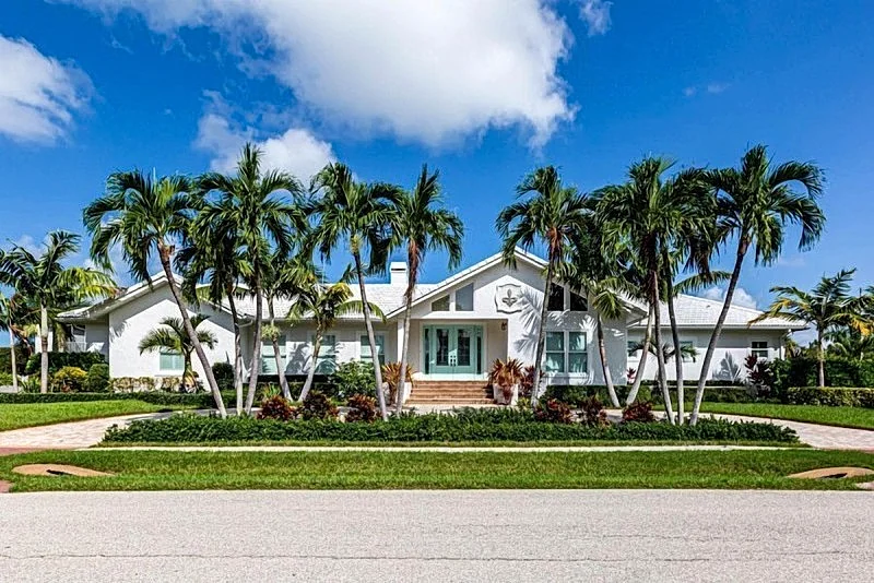 4 BDR 3.5 BTH one level home with water views