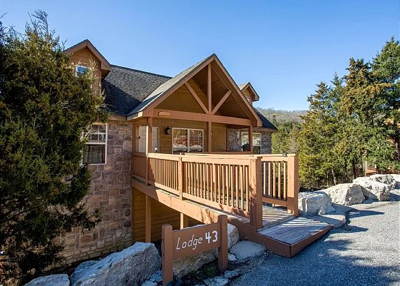 2-Bedroom Luxury Cabin #43 Nestled in the Woods
