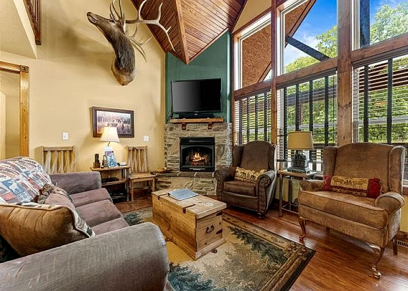 Create Beautiful Memories at this 4 Bed Lodge Located at Stonebridge Resort