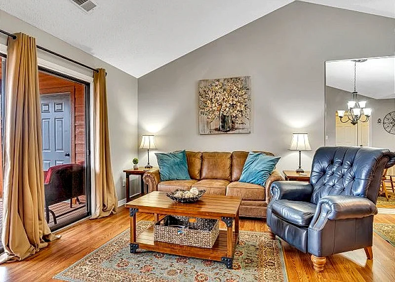 Give Your Family a New "Pointe of View" at this 2 bed condo at Pointe Royale!