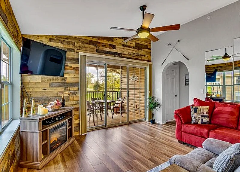 Quaint 2 Bedroom Condo at Holiday Hills! Located Just Minutes From Branson!!!