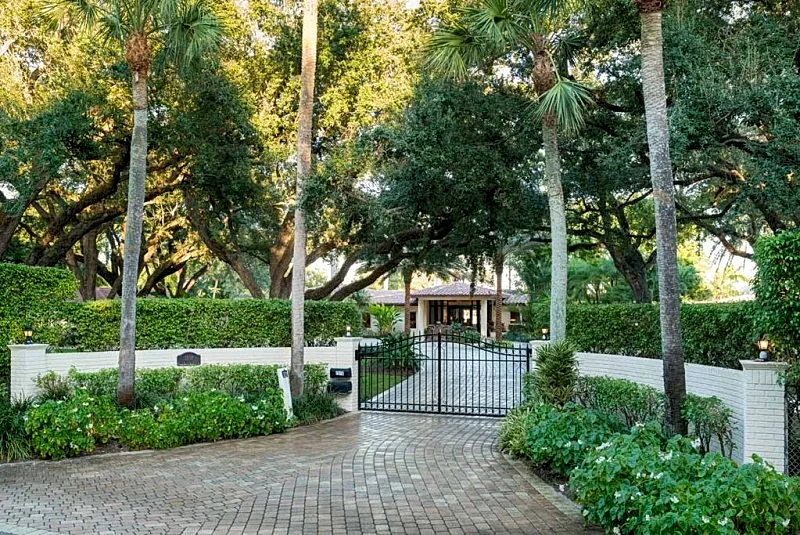2 Acre Private Estate On Waterfront With Private Yacht