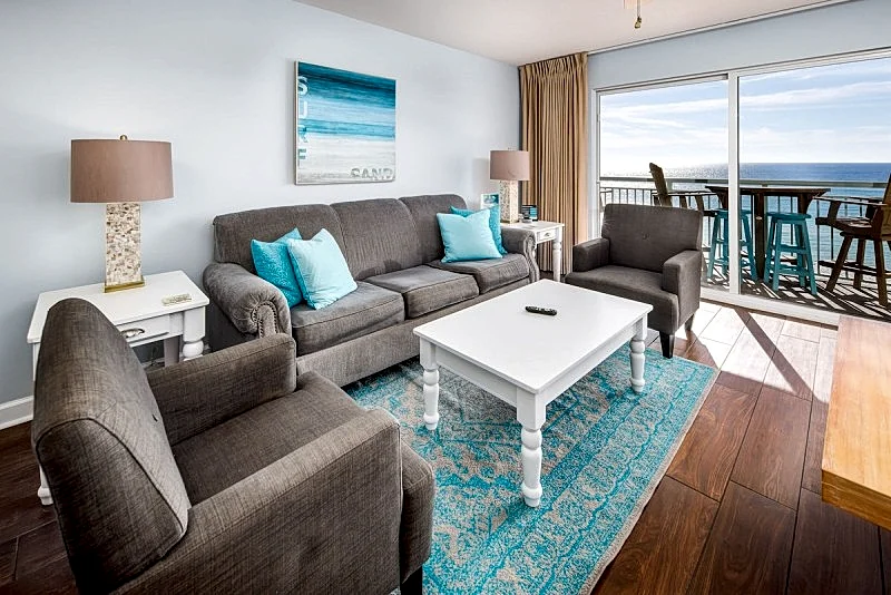 Pelican Isle 510: Two KINGS! Reserved parking, granite,stainless, 5 LED Tvs