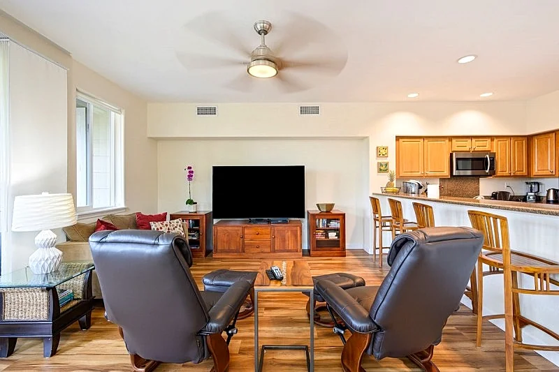 Alii Cove F-1 - Beautifully appointed townhouse located in downtown Kona
