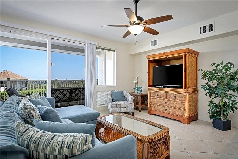 Kona Sea Ridge L-4 - Townhome in the heart of Kona