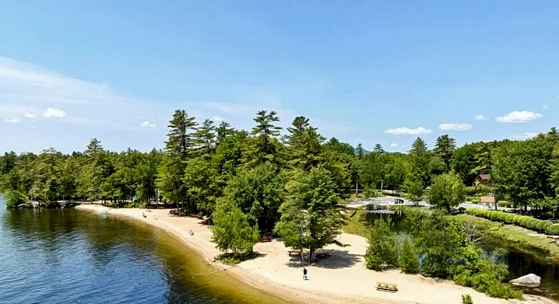 Spacious Suissevale Winnipesaukee Water Access Sleeps 10