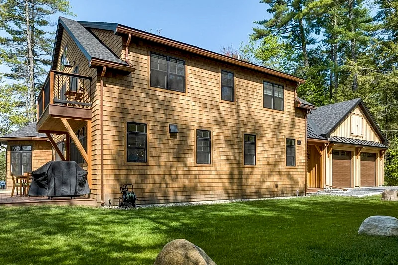 Beautiful New Braun Bay Home on Lake Winnipesaukee Sleeping 8 With Dock