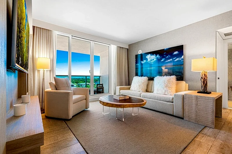 Luxurious Private Condo at 1 Hotel & Homes -1045