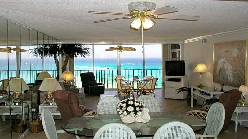 "AVAILABILITY” BEACH FRONT “on GULF “ WALK to Restaurants and Shopping