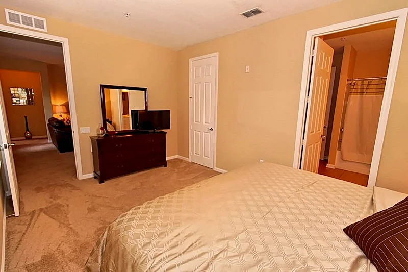 Vista Cay condo, closest building to Convention center!