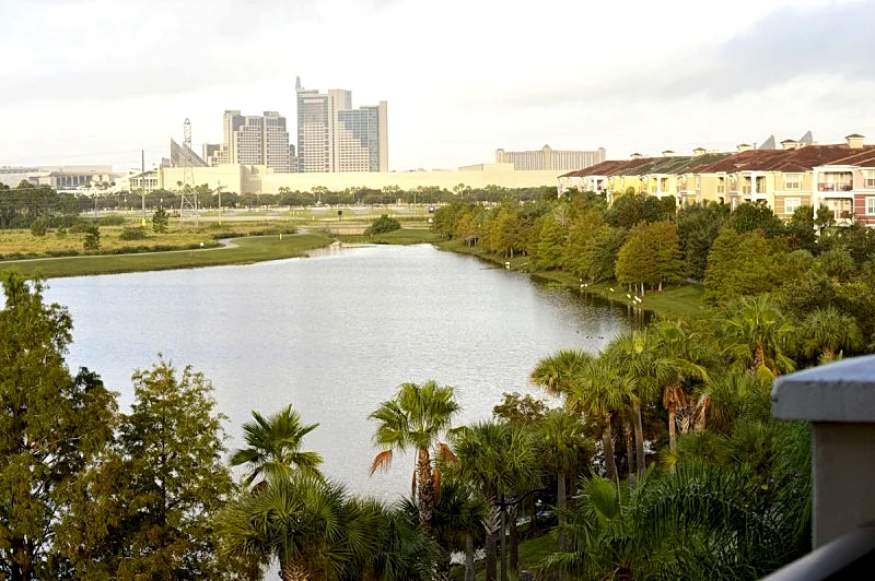 Vista Cay 4fl condo-water view!! 5 beds king, king, queen & 2 full size
