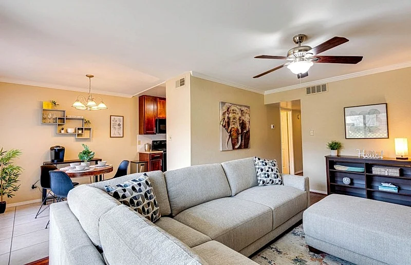 Ground Floor Private Patio with BBQ! 30 Night Min!