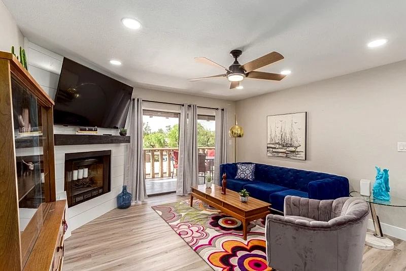 McCormick Ranch Condo! Walk to Restaurants & Shops