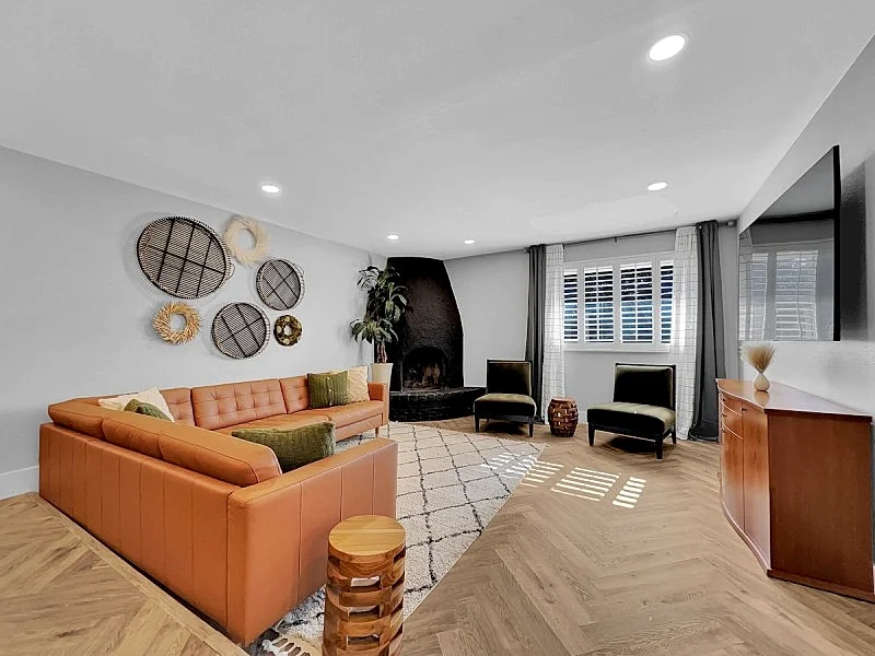 Dobson Ranch Large Family Home! Game Room!
