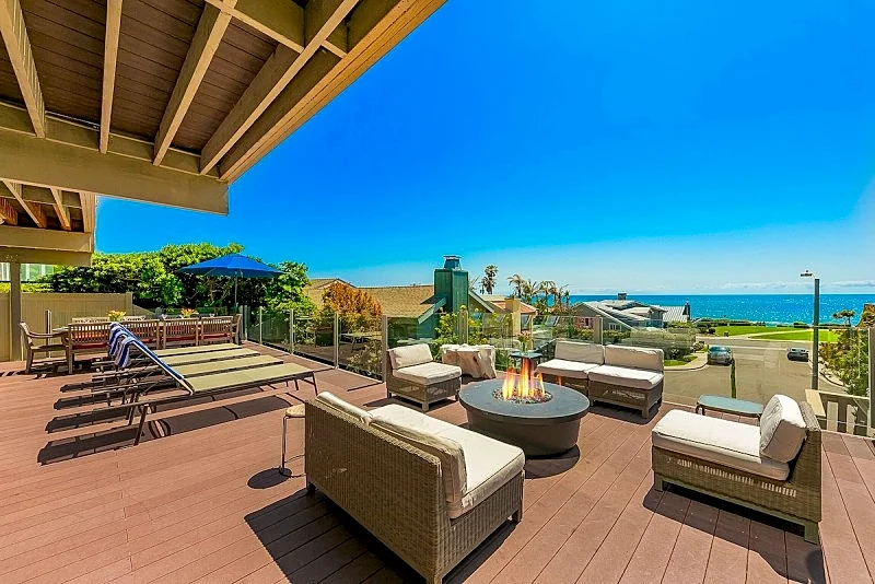Chelsea House: Panoramic Ocean Views, Walk to Shops and Restaurants