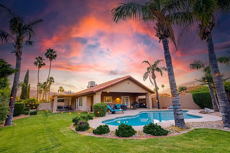 Phoenix Oasis: Pool, Game Room & Prime Location!
