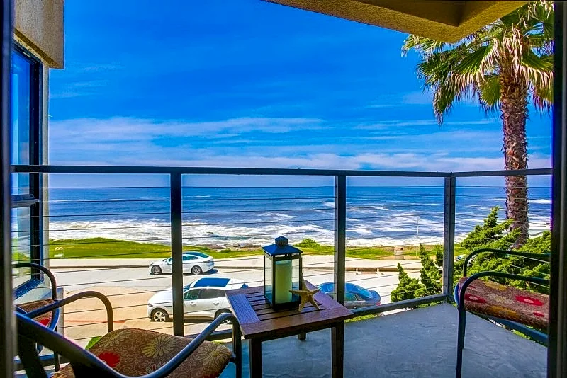 Perfect Sunsets: 2 Bedroom-2 Bath Condo with Unobstructed views of the Ocean