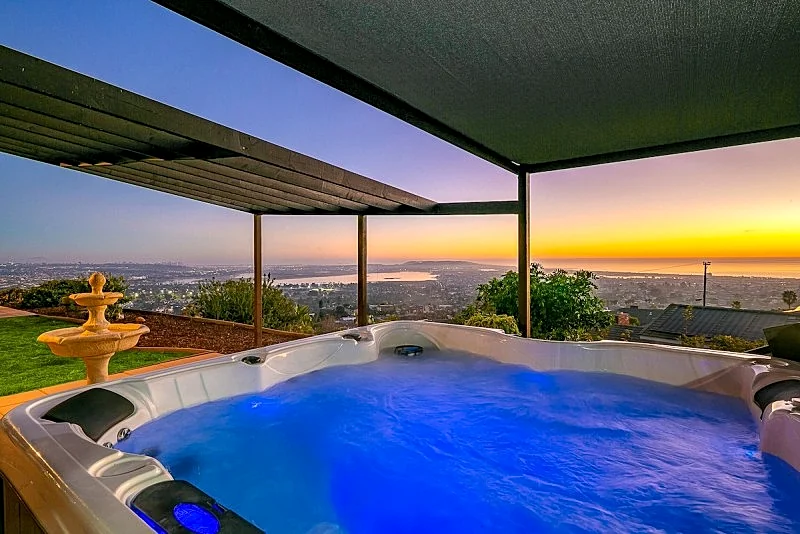 Pacifica View: Sprawling views of the Pacific Ocean and San Diego Bay