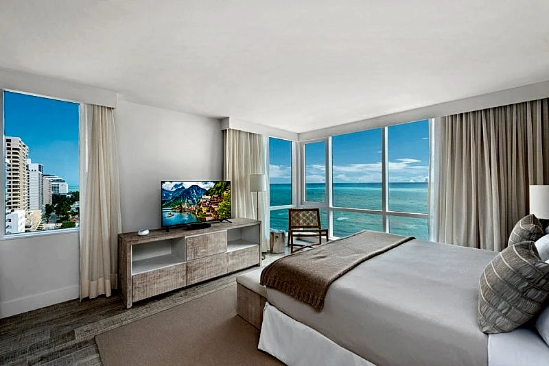 Oceanfront Private Condo at 1 Hotel & Homes -1219