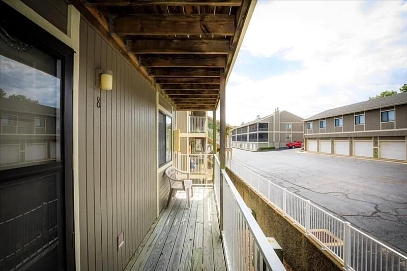 Lazy D-08 Fantastic 2 bedroom 2 bath waterfront condo at Lazy Days complex!