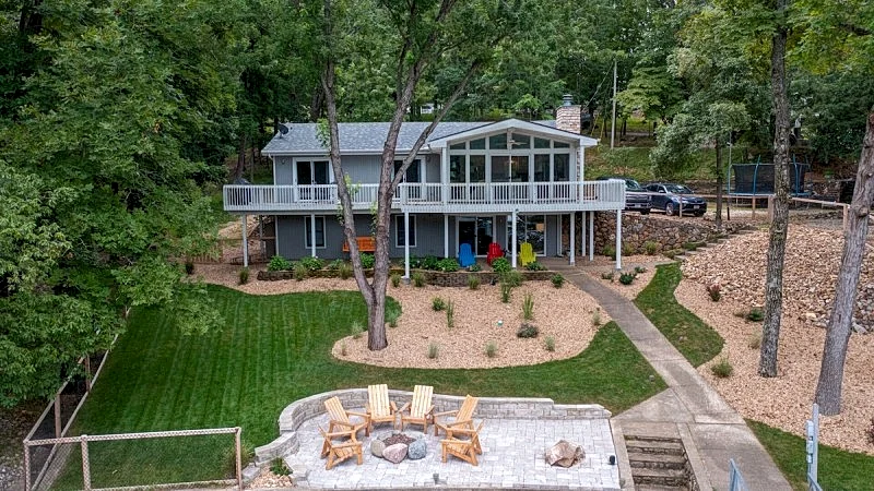 Lake House - Beautiful Waterfront Home with Fire Pit!