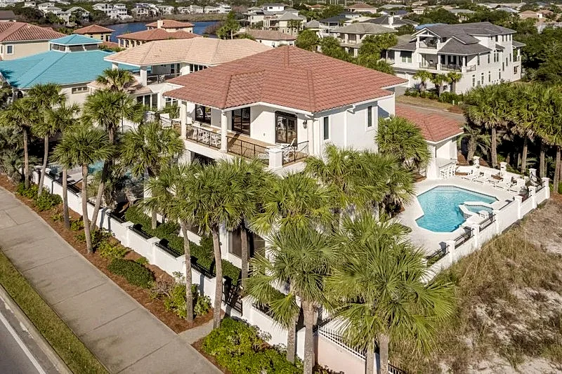 Watch Dolphins Swim By! <50 Steps to Beach! Fleur-De-Lis