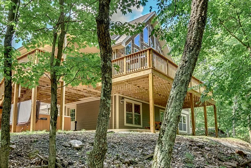 "Skye View" EV Charger, Whole House Sound System, Firepit, Gas Grill, Private Hot Tub, Pool Table