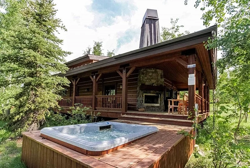 Discovery Chalet - Tamarack Ski Resort - Luxury - 3Br - 3Ba - Sleeps 8 - Hot tub