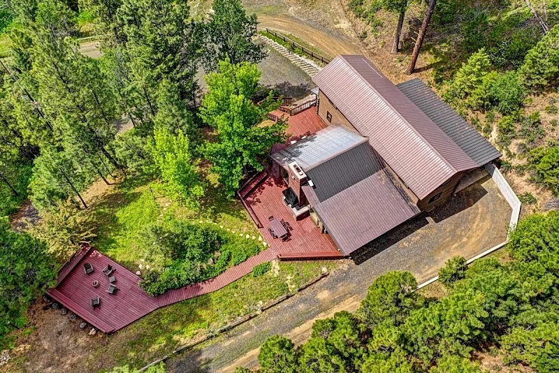 208 Escape - Quiet, private, cabin on 5-acres - Trails - WiFi - Fireplace - Family Getaway