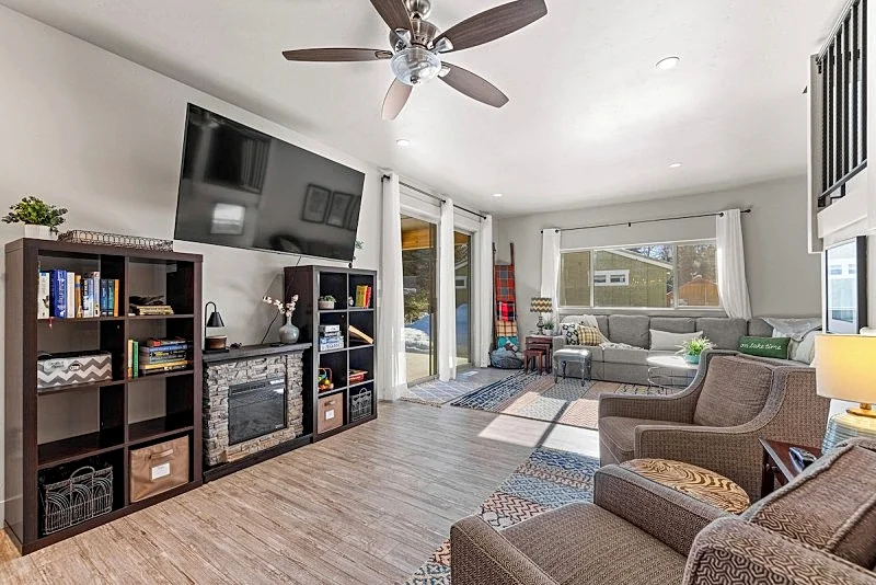 Fun Amok - Warren Wagon Rd - WiFi - Large driveway - 4 Bedrooms with Loft