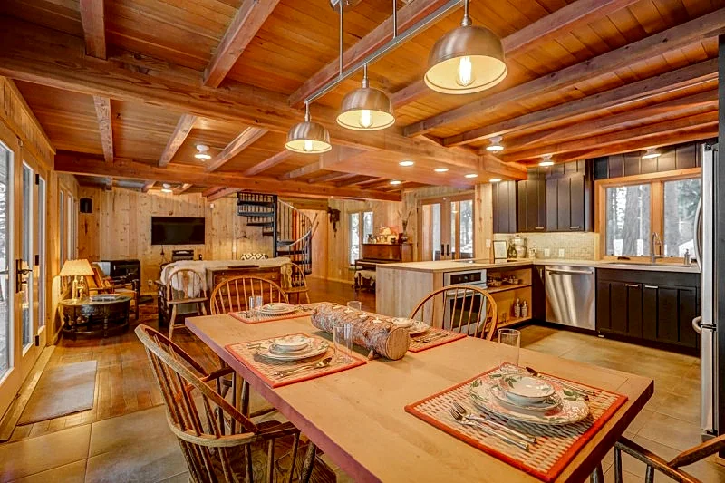 The Back Cabin - Payette lake access - Quiet - Cozy - Wooded setting