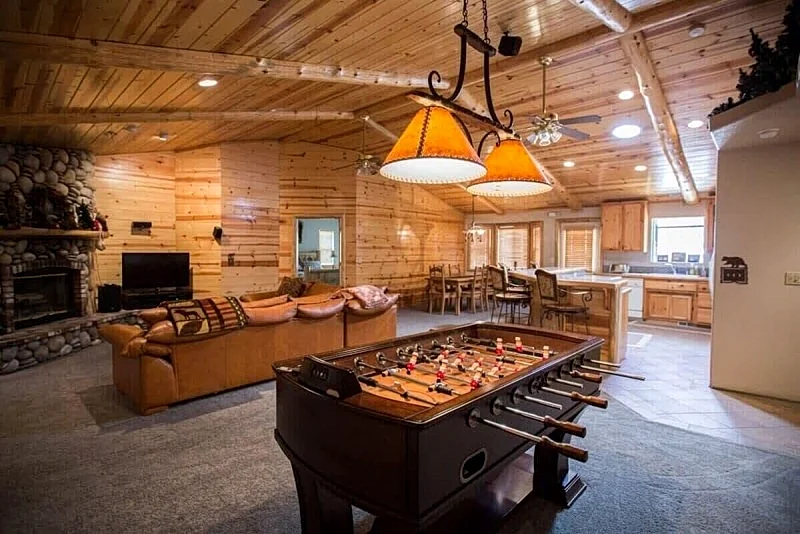Casa de DeCarlo - Luxury w/Spa/Foosball/Near Summit - Big Bear Lake