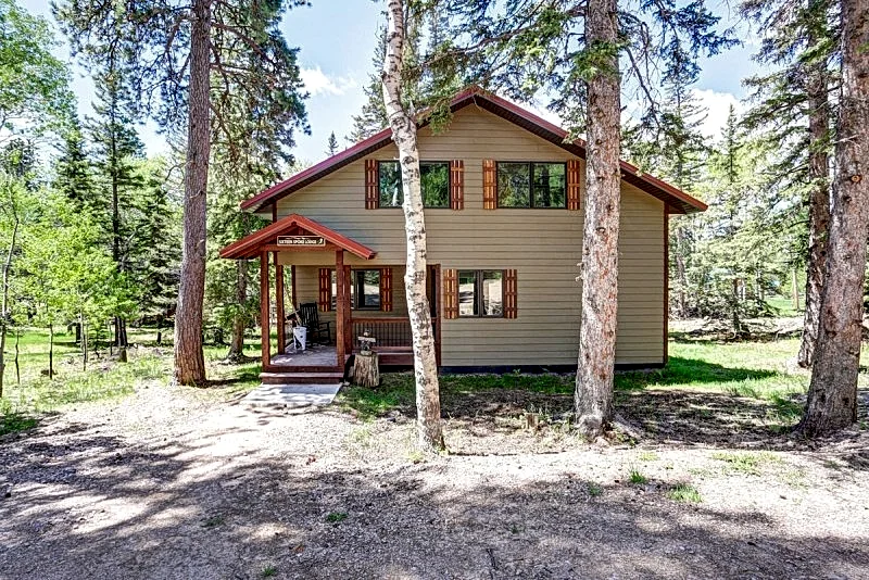 Sixteen Spoke Lodge - close to the slopes!