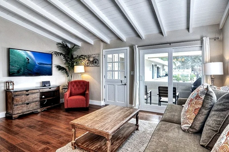 Clean & Close to Beach & Village with A/C-Loft & Garage