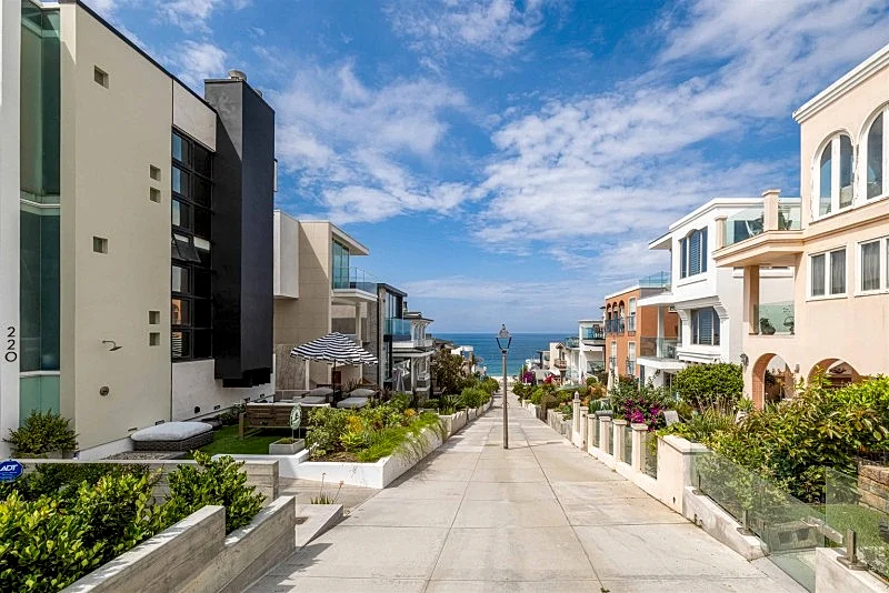 Luxury Manhattan Beach Walk Street Home, Ocean Views, 4 Bedrooms & Steps to the Sand