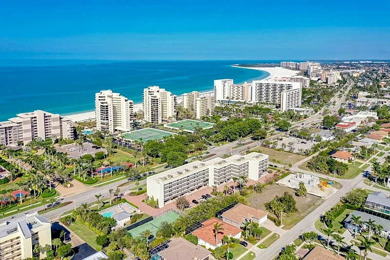 Top Floor 2 Bed Grandview #507 Condo I Close Walk to Beach in Marco Island