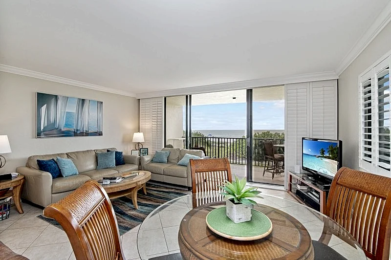 Coastal Bliss I Seawinds Beachfront Escape