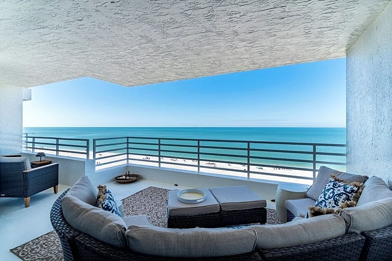 Charming 2 Bed South End Beachfront Condo at Popular Somerset