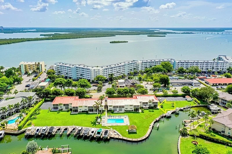 Waterfront 2 Bed in Popular Olde Marco I Close to Snook Inn