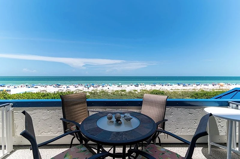 Relaxing Beachfront Stay at The Apollo