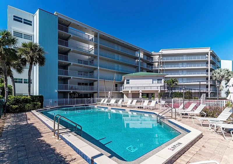 Top Floor Condo, Steps Away From J.W. Marriott and Beach Access!