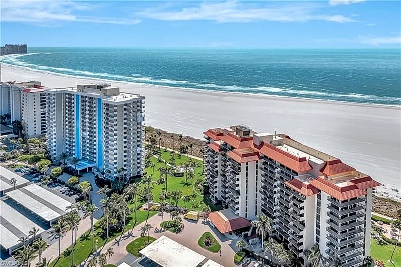 End Unit, Marco Island Beachfront 2 Bed Condo