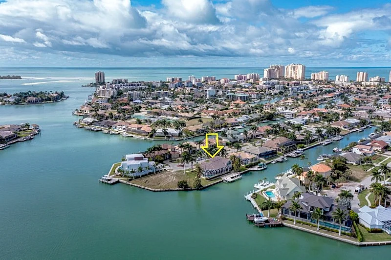 Luxury Rental Walkable To Beach With Wide Water Views I Pet Friendly
