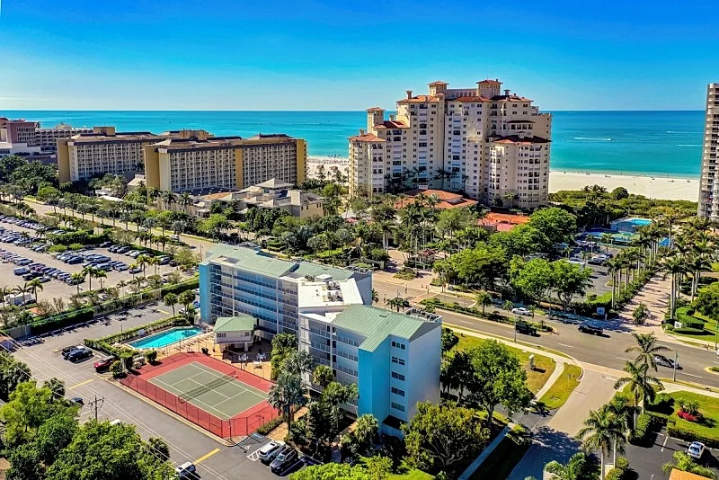1 Bed Direct Beach Access, Close to J.W. Marriott!