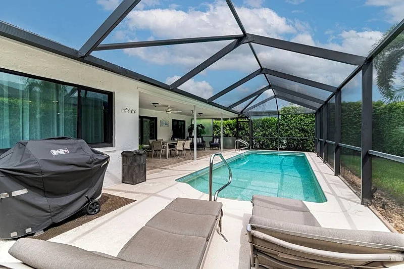 Short Walk to Maple Beach Access I 3/2 w/ Heated Pool