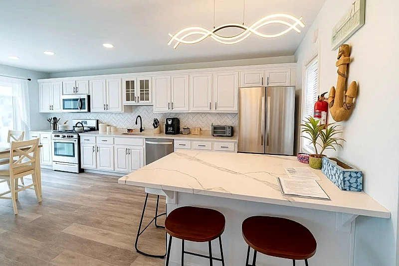 Newly re-done Great Location: 3-Bdrm 2.5-Bthrm in Seaside Park, New Jersey, United States — photo 3